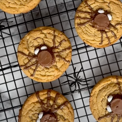 Easy Halloween Cookie Recipe: Spider Cookies